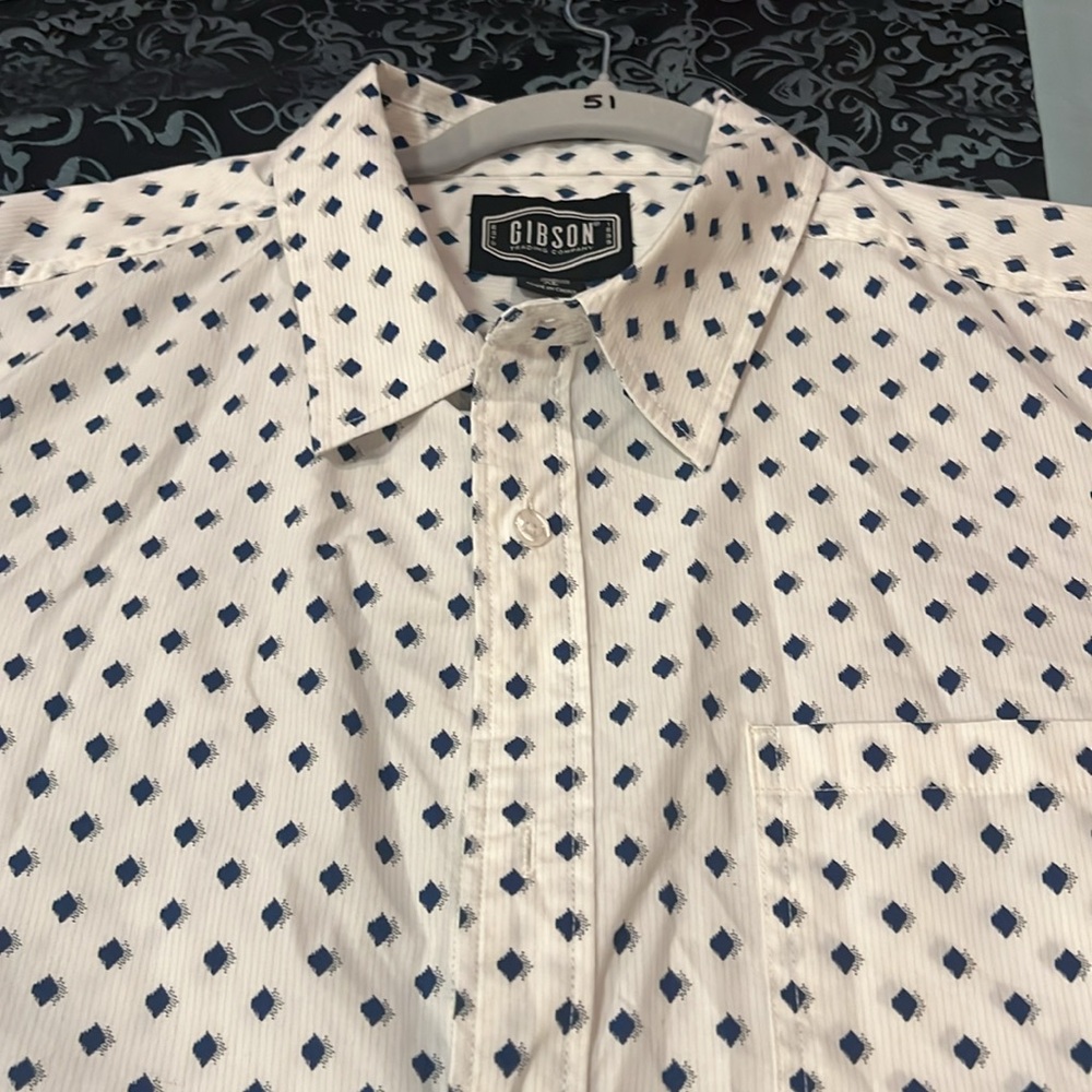 Gibson White Shirt with Navy Patterns, very nice short sleeve, size XL - Picture 6 of 8